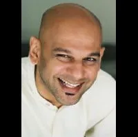 영화배우인 착코 바다케스의 대표 이미지