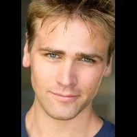 영화배우인 이안 노빅의 대표 이미지