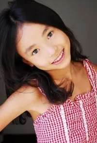 영화배우인 아디아 딘의 대표 이미지