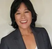 영화배우인 줄리 오우의 대표 이미지
