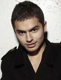 영화배우인 세바스티안 드 수자의 대표 이미지