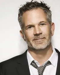 영화배우인 제럴드 맥클라우치의 대표 이미지