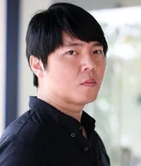 영화감독인 신정원의 대표 이미지