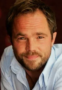 영화배우인 욘 외이가르덴의 대표 이미지