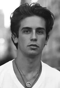 영화배우인 켈리 프라이스의 대표 이미지