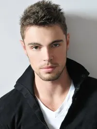 영화배우인 토미 오라일리의 대표 이미지