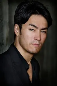 영화배우인 제이슨 이의 대표 이미지