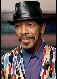 색소폰연주가인 오넷 콜맨의 대표 이미지