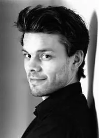 영화배우인 비외른 토르스의 대표 이미지