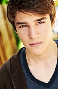 영화배우인 마이클 그랜트의 대표 이미지