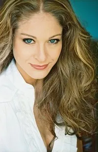 영화배우인 쉐바운 카스틀의 대표 이미지