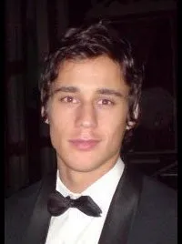 영화배우인 피터 가디오트의 대표 이미지