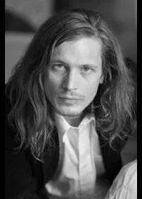 영화배우인 티보 라크루아의 대표 이미지