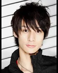 영화배우인 타카사키 쇼타의 대표 이미지