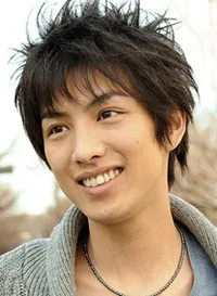 영화배우인 아라이 유스케의 대표 이미지