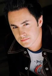 영화배우인 데이먼 프파프의 대표 이미지