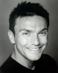 영화배우인 앤서니 스타일스의 대표 이미지