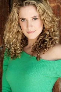 영화배우인 알렉시스 카라의 대표 이미지