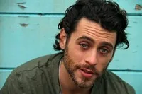 영화배우인 마이클 클링거의 대표 이미지