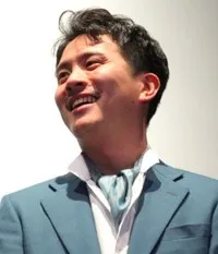 영화감독인 칸야마 케이히로의 대표 이미지