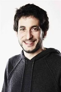 영화감독인 더글라스 아탈의 대표 이미지