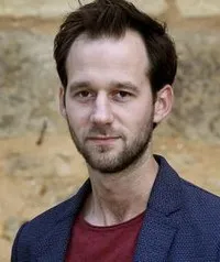 영화배우인 벤자민 라베른의 대표 이미지