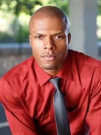 영화배우인 데이지 라레이의 대표 이미지