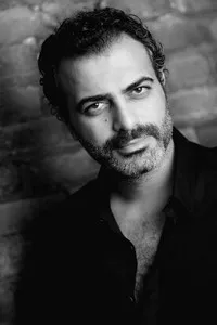 영화배우인 세르미얀 미디아트의 대표 이미지