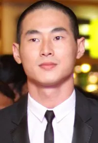 영화배우인 에드워드 구나완의 대표 이미지
