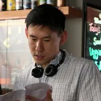 시나리오작가인 다니엘 샤의 대표 이미지