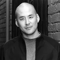 영화배우인 마이클 아키의 대표 이미지