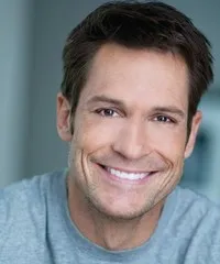 영화배우인 데이빗 맥키의 대표 이미지