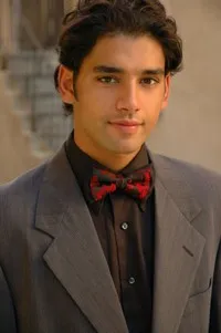 영화배우인 왈리드 아미니의 대표 이미지