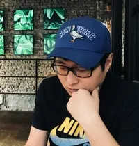 미술감독인 이윤호의 대표 이미지