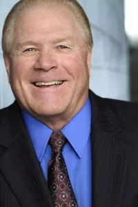 영화배우인 척 살의 대표 이미지