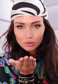 영화배우인 사라 머치의 대표 이미지