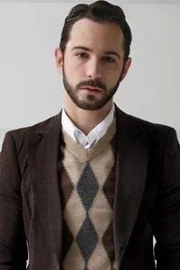 영화배우인 조너선 차이코프스키의 대표 이미지