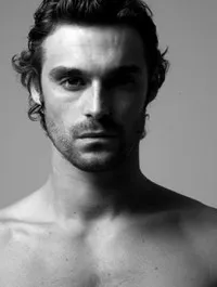 영화배우인 이반 산체스의 대표 이미지