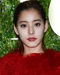 영화배우, 모델인 아라키 유코의 대표 이미지