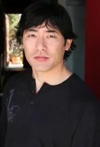 영화배우인 맥스 파이요의 대표 이미지