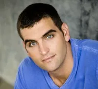 영화배우인 브렛 언스트의 대표 이미지