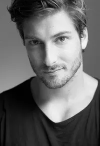 영화배우인 다니엘 리싱의 대표 이미지