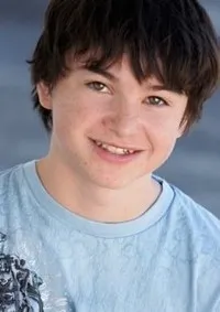 영화배우인 로건 아렌스의 대표 이미지