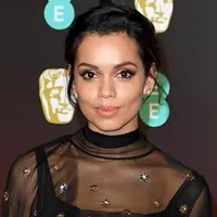 영화배우인 조지나 캠벨의 대표 이미지