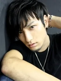 영화배우인 히구치 유키의 대표 이미지