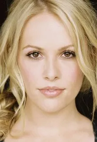 영화배우인 내털리 홀의 대표 이미지