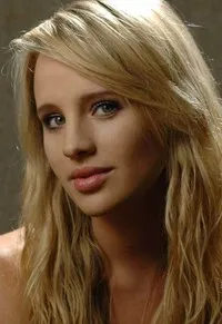 영화배우인 나타샤 로링의 대표 이미지