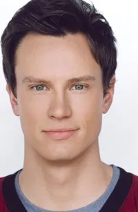 영화배우인 스티븐 하웰의 대표 이미지