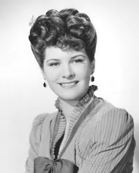 영화배우인 앤 에이어스의 대표 이미지