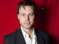 영화배우인 루이 모리세트의 대표 이미지